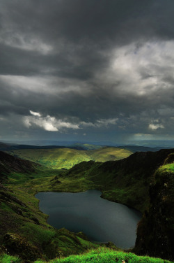 wanderthewood:  Cader Idris - Snowdonia, Wales by Kevin OBrian 