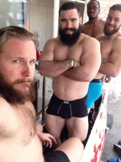 thelastofthewine:  thelastgreatkings:  hairymatters:  Say Hi to the Canadian Bobsled Team (via Tom McMillen-Oakley)  Fellow Canadians!!  *** Bloody heck .. winter sports are in … look at the thights of the black beard … and look at the perky blue