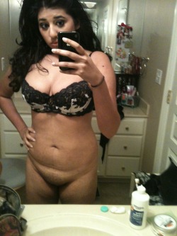 fuckingsexyindians:  Selfshsot indian nude in the mirror http://fuckingsexyindians.tumblr.com