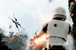 fysw:  Gwendoline Christie’s Captain Phasma wasn’t the only female in armor. “We had women in stormtrooper costumes in the movie,” Abrams says, so audiences will be seeing a mixed gender fighting force from The First Order whether they realize