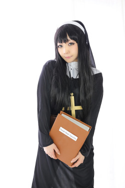 Cosplay Girl Higurashi Ran (Nun) 1