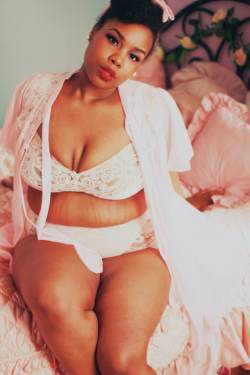 iridessence:  Name a more iconic duo than vintage nightwear and stretch marks. (Please don’t actually try that.) Anyhow this is the cover photo for my July 2018 Patreon set, Ŭ tier. Subscribe in time for the rest of the set July 1st!IG: iridessence
