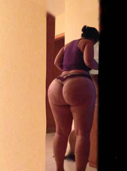 smutsmoke:  thickbootymagazine:  😲😲😲 one of the biggest ass ever  ass phat but don’t sleep on them thighs tho