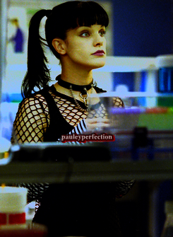 pauleyperfection: Call of Silence || NCIS 02x07Rare CBS Stills - Unpublished