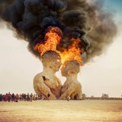 cherrysubmarines:  shediedofperfection:   Burning Man, 2014.  omfg i loooooooove it  festivals i need to go to 