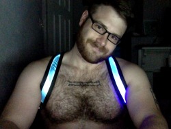 jofus:  Got a Glow Daddy backpack harness from Bayou Bear Leather for Dore Alley. Fuckin’. Love. It.  I mean, this thing even blinks!  Blimey!