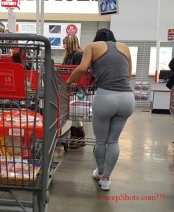 creepshots:  A blooming onion by @ucgs59 https://shar.es/1rFZNw  Join us over at CreepShots.com for more candid phat add in leggings pics than u can handle.