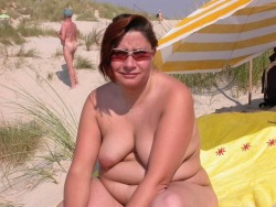 bbwbeachbabes:  Nude beach BBW