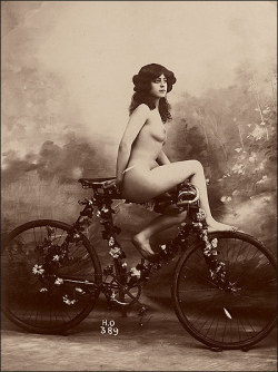 Hello, my darling perverts. As Victorian Women Sitting Naked on Swings was such a resounding success, I give to you Victorian Women Sitting Naked on Bicycles. The logical conclusion to racy behavior of thoseÂ shocking and inappropriate velocipedestriennes