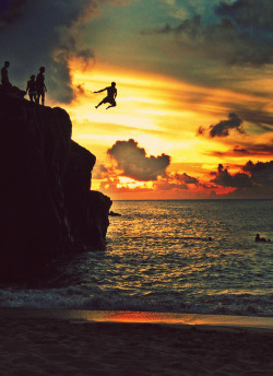 Jumping!! on We Heart It http://weheartit.com/entry/52884147/via/Hmrprdctns
