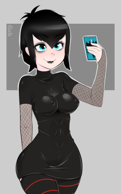 chronicsoda: Mavis trying to take a lewd selfie. Not too sure whether vampires would appear in selfies or not. Someone who’s a vampire: Tell me!  sexy an funny rofl XD