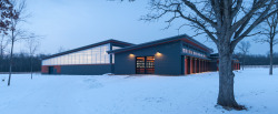 milessperhourr:  jumper-bitch:  dressageworkingstudent:  beautifulbarns:  Pegaso Farm | Blackburn Architects Mettawa, IL   PUT IT SOMEWHERE WARM AND I’LL TAKE IT  i’m normally not a fan of modern looking barns or houses, but this really is gorgeous..