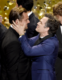 frankunderwood:  Mark Ruffalo congratulates Leonardo DiCaprio for his Academy Award win on February 28th, 2016 