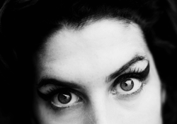 amyjdewinehouse:  Amy Winehouse photographed by Hedi Slimane // Private Session // July, 2007 