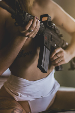 motivationsforlife:  AR15 never looked so good by Whitbeckphoto // Edited by MFL   Nice gun