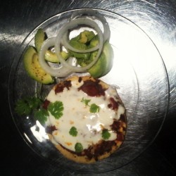 darialotocky:  Mexican Dinner Time! @hanyamak #avocado #whiteonion #tostadas #yummy #healthyeating