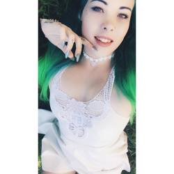 Don&rsquo;t forget about premium 💚💚💚💚 #babydoll #blueeyes #comfy #dermals #enchantedforest #fanks #greenombrehair #greenhair #grass #lace #model #maccosmetics #nature #nuckletattoos #opi #outsideshows #peace #premium #peircings #sun #stoner