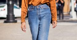 Just Pinned to Outfits with Denim Jeans that I really like: This mom jean styling tip is the most flattering to date. Find out what it is while shopping the styles we love most. http://ift.tt/2wOr0rd Please visit and follow my other Jeans-boards here: