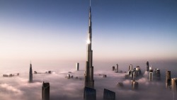worldsfancy:The Burj Khalifa, 2716 feet (828m) high  http://worldsfancy.tumblr.com
