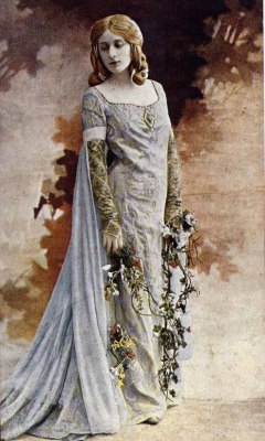 farewellophelia:  Mary Garden in Pelléas et Mélisande, 1908 