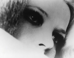  Gena Rowlands in Faces (1968).