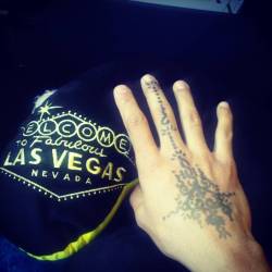 Bye Bye Vegas, it was great being here. #lv #vegas #mccarranairport #nyc #charlotte #newark #henna #tattoo  (at McCarran International Airport)