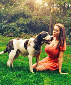 susiejuggs:  What an amazingly massive rack!!! She’s so hot! Bet that dog wishes he was human so he can give it to her doggy style and watch her tits shake and bounceLots of Amazing Massive Racks at my Free Blog