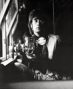 luzfosca:  John Lennon Self Portrait of John Lennon and his Rolleiflex in the attic of his house Kenwood, June 29, 1967. 