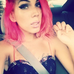 #Poison #StreetFighter #Pink #MAC #Girl #Cute #Follow #Eyes