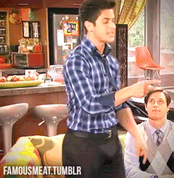 famousmeat:  David Henrie bulges in Disney’s Wizards of Waverly Place