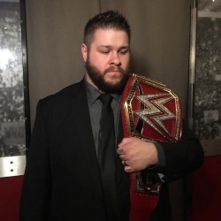 lasskickingwithstyle:  wwe: Welcome to @chrisjerichofozzy-free version of the #KevinOwens Show! #WWE #Raw