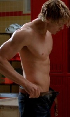 boycaps:  Chord Overstreet shirtless and wet in “Glee” 