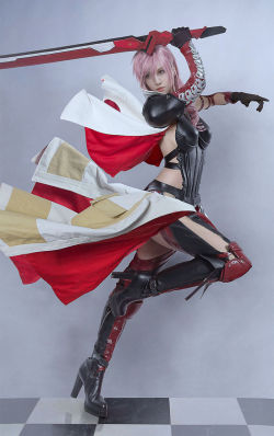 cyberclays:  Final Fantasy XIII cosplay - by Kilory  Wouuaw !