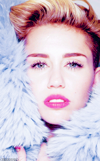 Miley Cyrus Tumblr_n7q5afjw531sqaaz9o9_250