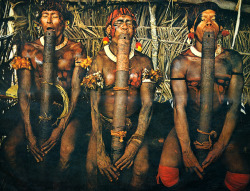 pachatata:  “We speak to our gods with the sweet music of flutes”Kamayurá ceremony, BrazilPhoto: Norman Lweis 