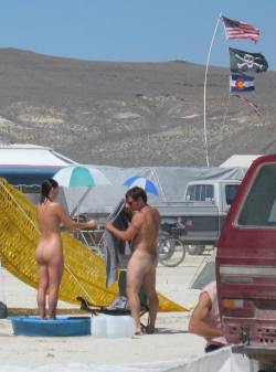 ohnesans:  active nudity (114) Burning Man 