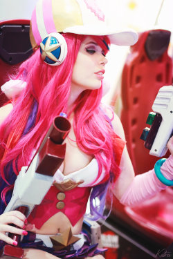 cosplayhotties:  Arcade Miss Fortune Cosplay  - League of Legends by KawaiiTine  
