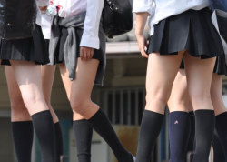 ko6kke:  女子高生が無防備にさらけ出してる膝裏ｗｗｗｗｗ : とれぱん！ 