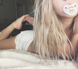 pacifybella:  Messy hair, clean baby 