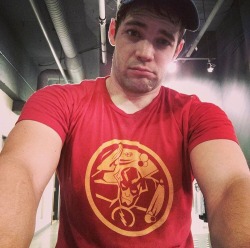 dailycwsupergirl:  jeremymjordan: I really thought I could be The Flash this morning. The gym had other plans. #2monthchallege  