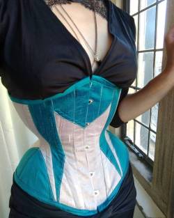 straitlaceddame: Not to keep bragging, but my color block corset turned out so well! And with quite a nice shape, too.  #corset #corsetry #madebyme #sewing #waisttraining #tightlacing #underbust #custom 