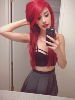 I know she&rsquo;s not a natural red head but a girl with even dyed red hair is still damn sexy.