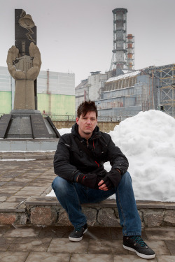 manniac:  Das Atomkraftwerk Tschernobyl bietet noch heute im Jahr 2013 Arbeitsplätze für mehrere tausend Menschen. Vielleicht ist das einer der Gründe, warum die Ukrainer es nicht besonders eilig haben, den havarierten Reaktor so schnell wie möglich