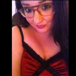 My iPod and laptop both suck taking pictures 😒 #glasses #vintage #redlips #knockers #youremy #browneyegirl
