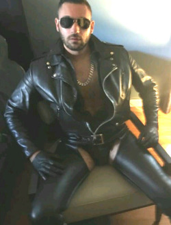leathergearguy:  Over-indulge and satisfy me ! This is an order ! Now !