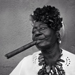 nyrepub:  #cuba #cubans #cubancigars #cohiba #smoke #instacigars #havana #humidors #cigarbox  Beautiful Woman!!
