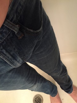 twinkyabdlboy:Learned today that I’m not very good at trying to be a big boy and keeping my pants dry. :(