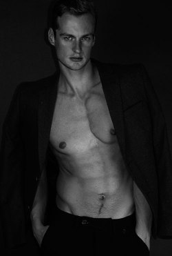 handsomemales:  max papendieck by al bruni
