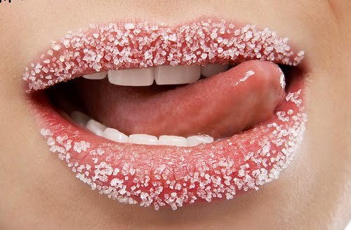 Sexy tongue kissing babes