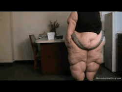 ussbbwlover:hugeorama:Its a struggle moving 450 pounds of cellulite.  wowÂ !!